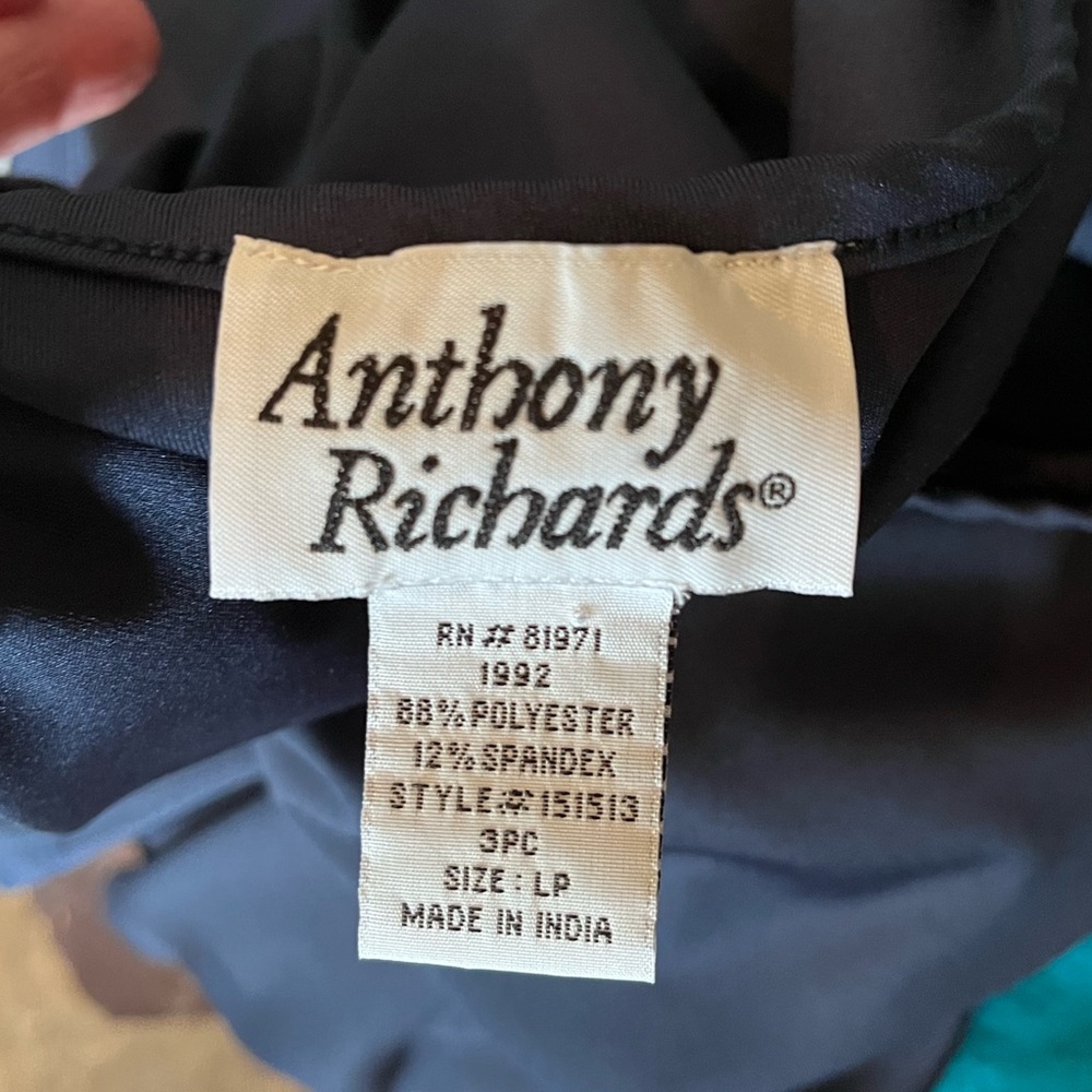 Anthony Richards Black Boxy Tank Top - Picture 3 of 5